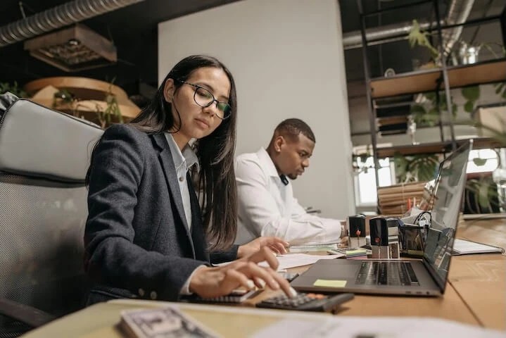Intégrer la facturation électronique : impacts sur le SI et l'organisation.